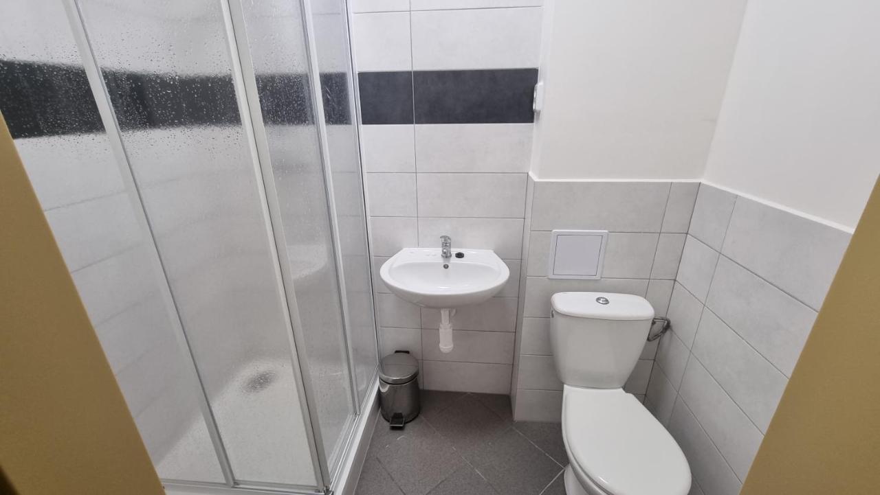 Hotel Rada Острава Экстерьер фото